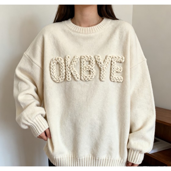 OKBYE 立體編織字母米白針織毛衣